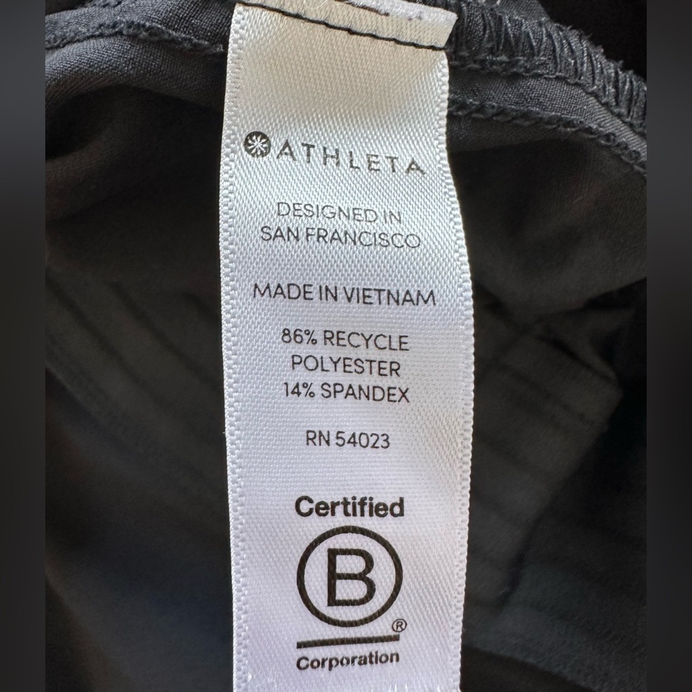 Athleta Black Ankle Cropped Pants - Fits up to size 4 - Picture 2 of 5